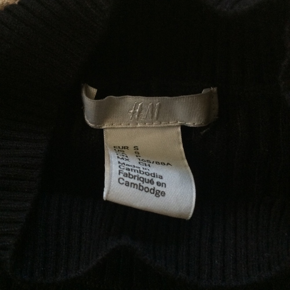 H&M Ribbed Turtleneck Sweater - Picture 2 of 7